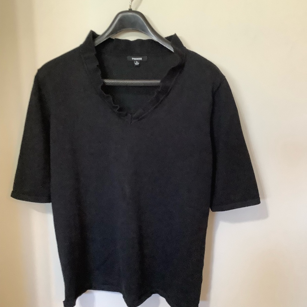PREMISE: Black Ruffled V-Neck Top